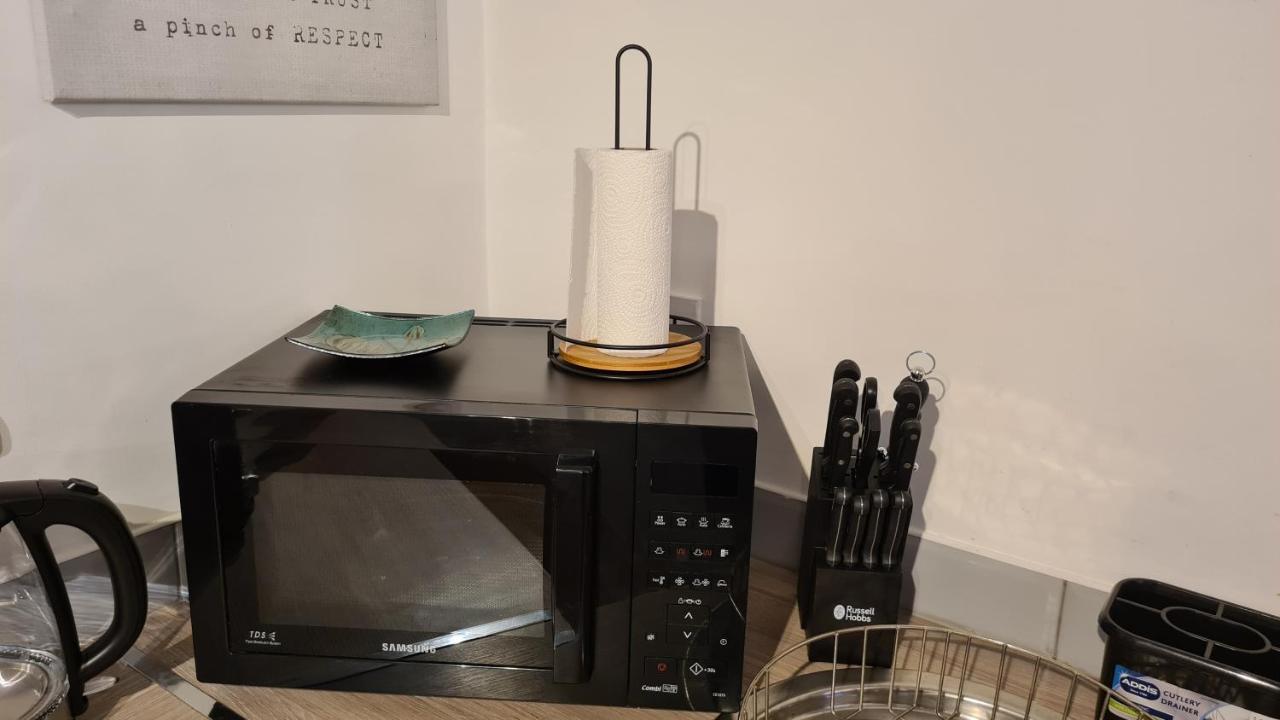 Luxury 2 Bed Apt With Free Wi-Fi & Parking Manchester Exterior photo